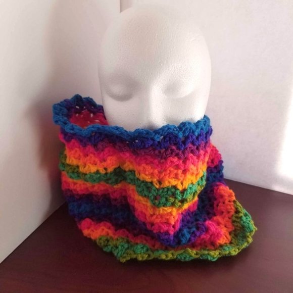 Rainbow Colorful Knit Cowl Scarf Hand Knitted Unisex - Picture 2 of 5